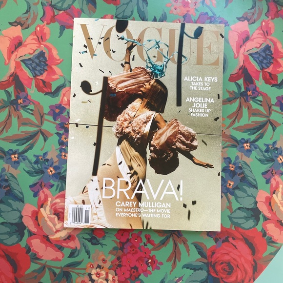 Carey Mulligan American Vogue Magazine November 2023 - Picture 1 of 3